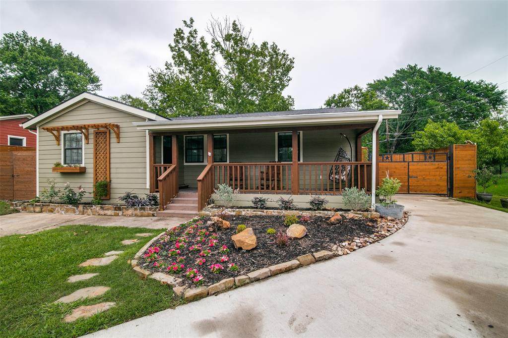 302 Elm Drive - Photo 1