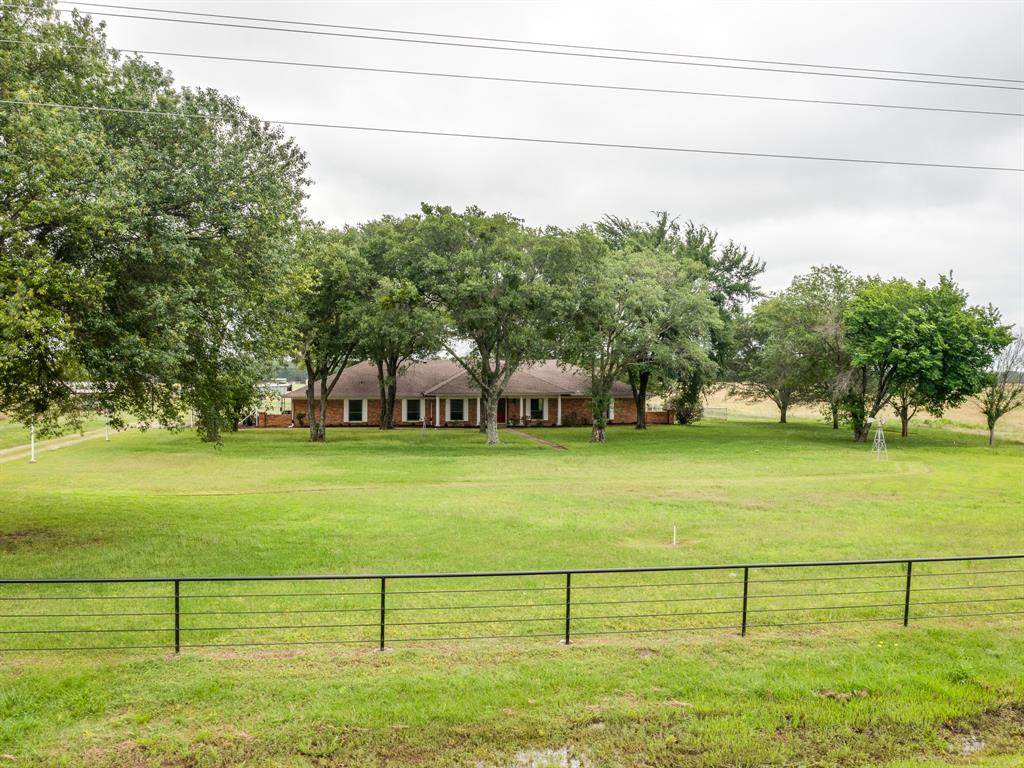 3318 County Road 2526 - Photo 1