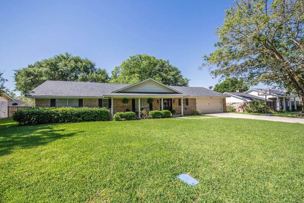 605 Rasure Circle - Photo 1