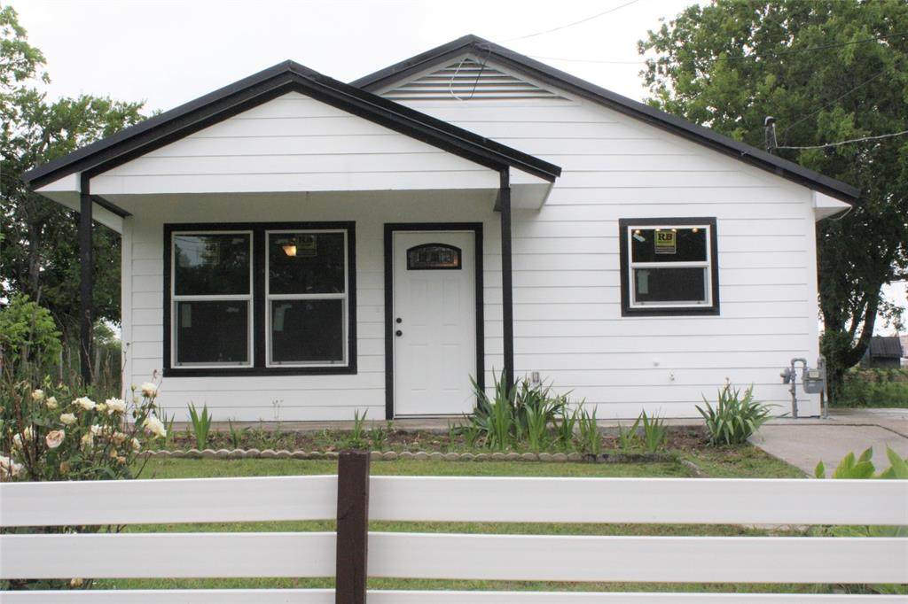 106 Raymond Street - Photo 1