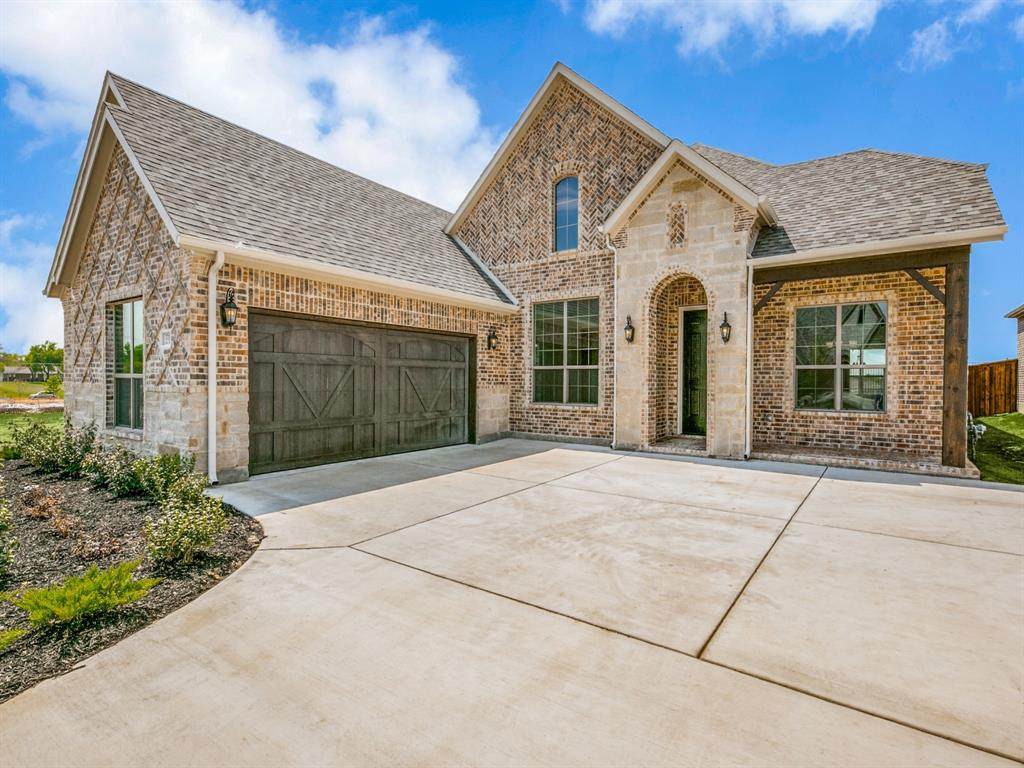 622 Nakoma Drive - Photo 1