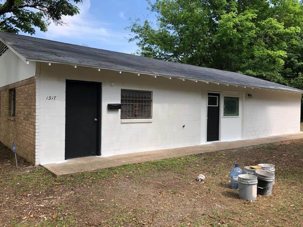 1317 10th Street - Photo 1