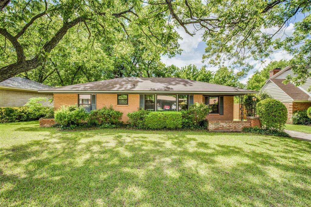 4729 Moss Point Road - Photo 1