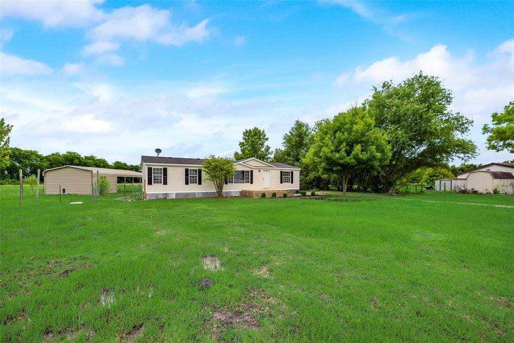 811 County Road 2733 - Photo 1