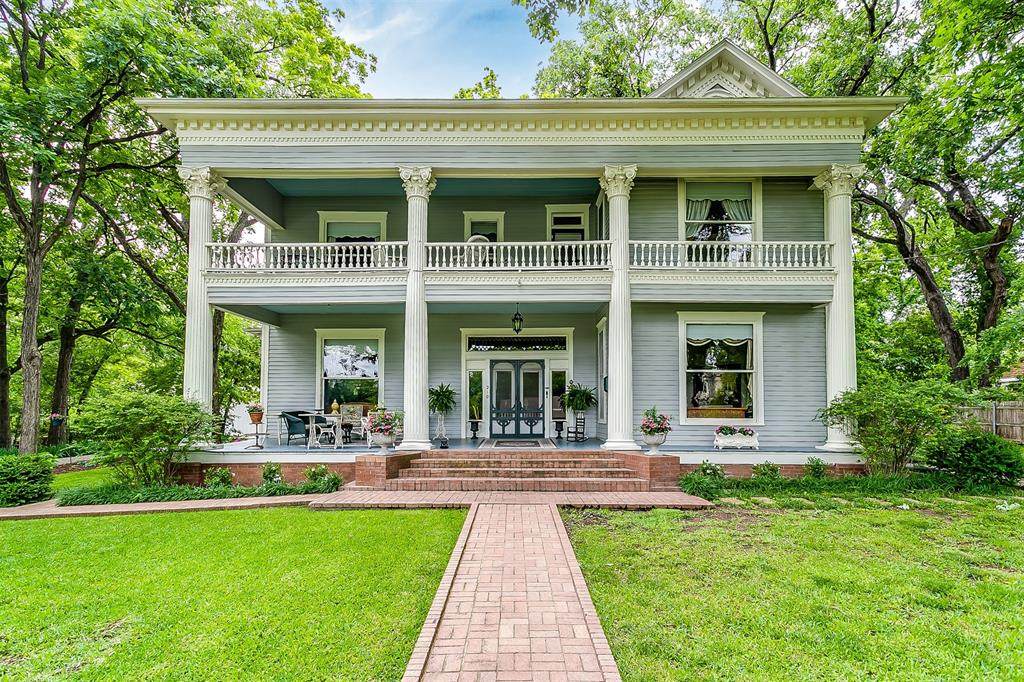 210 Hawkins Street - Photo 1
