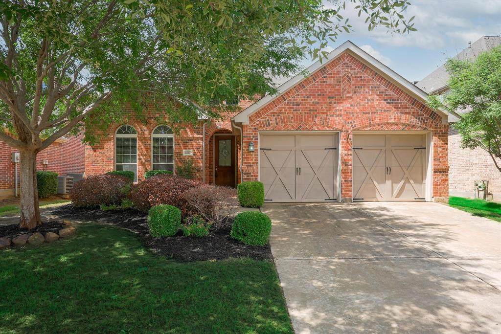 1233 Jasmine Street - Photo 1