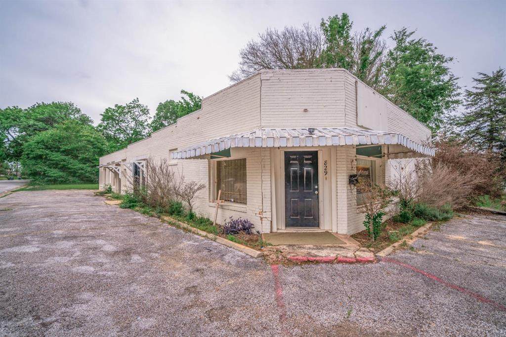 829 Lindsey Lane - Photo 1