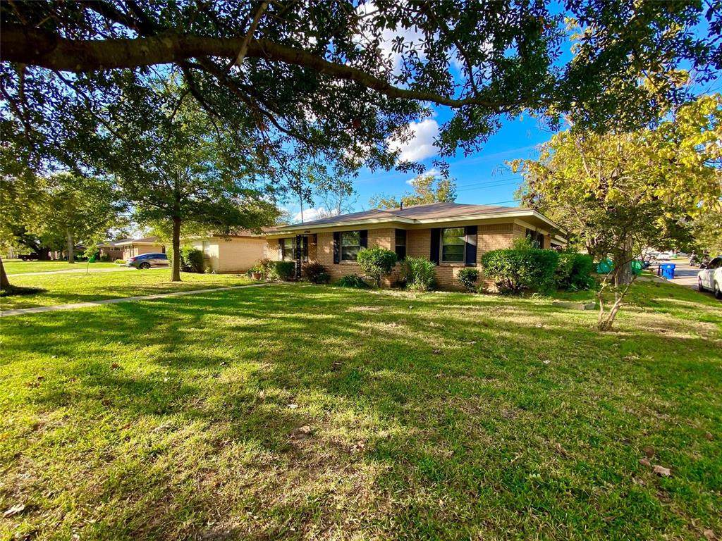 4200 Templeton Street - Photo 1