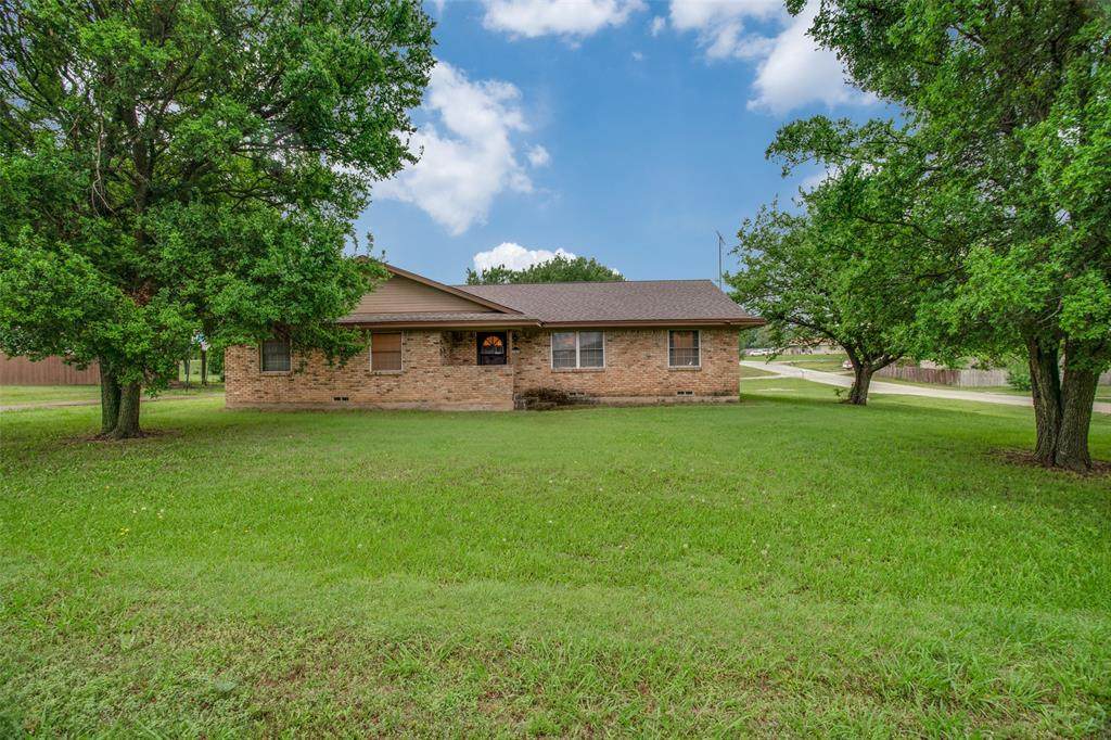 402 7th Street - Photo 1