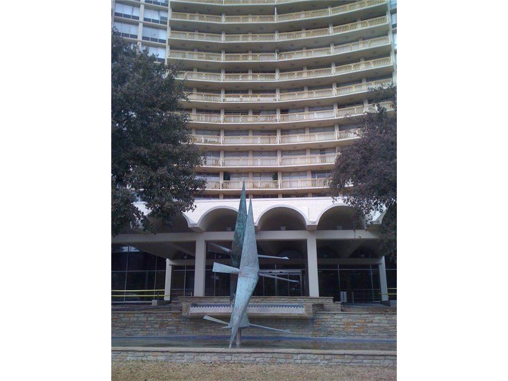 6211 Northwest Highway - Photo 1