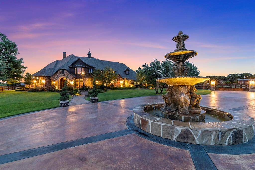 2 Groves Circle - Photo 1