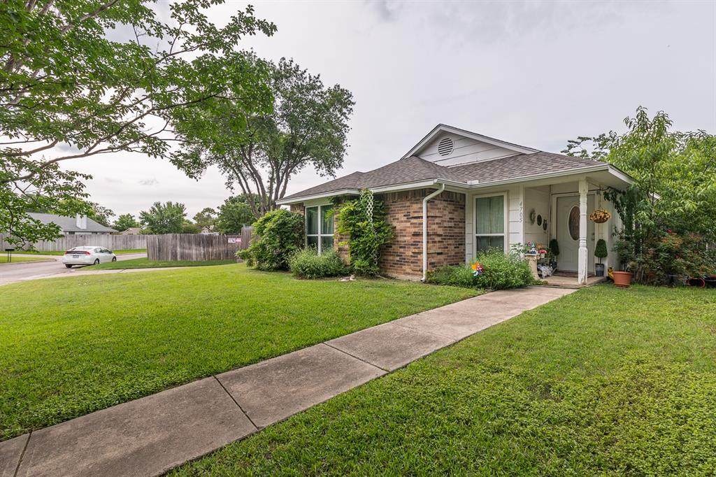 4705 Hibiscus Street - Photo 1
