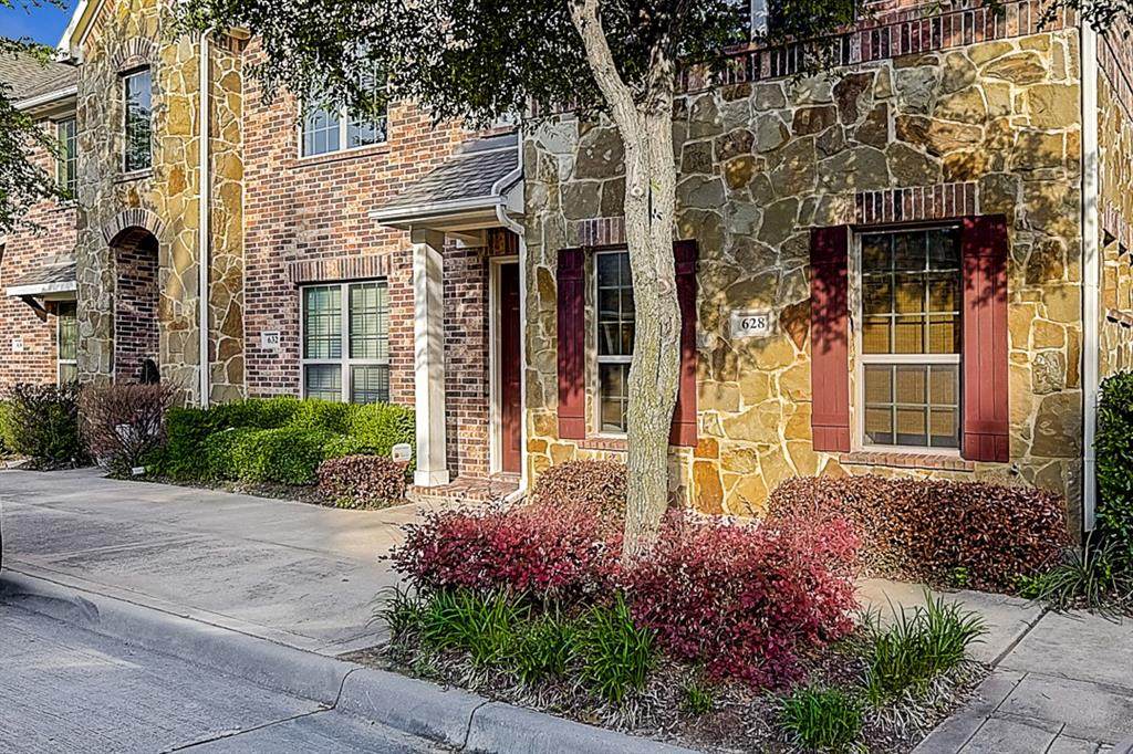 628 Matthew Place - Photo 1