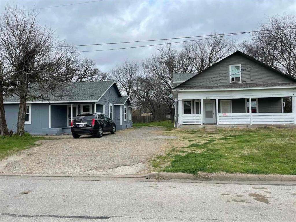916 10th Avenue - Photo 1