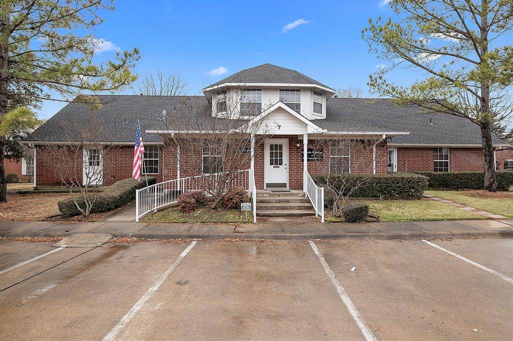 3900 Joe Ramsey Boulevard - Photo 1