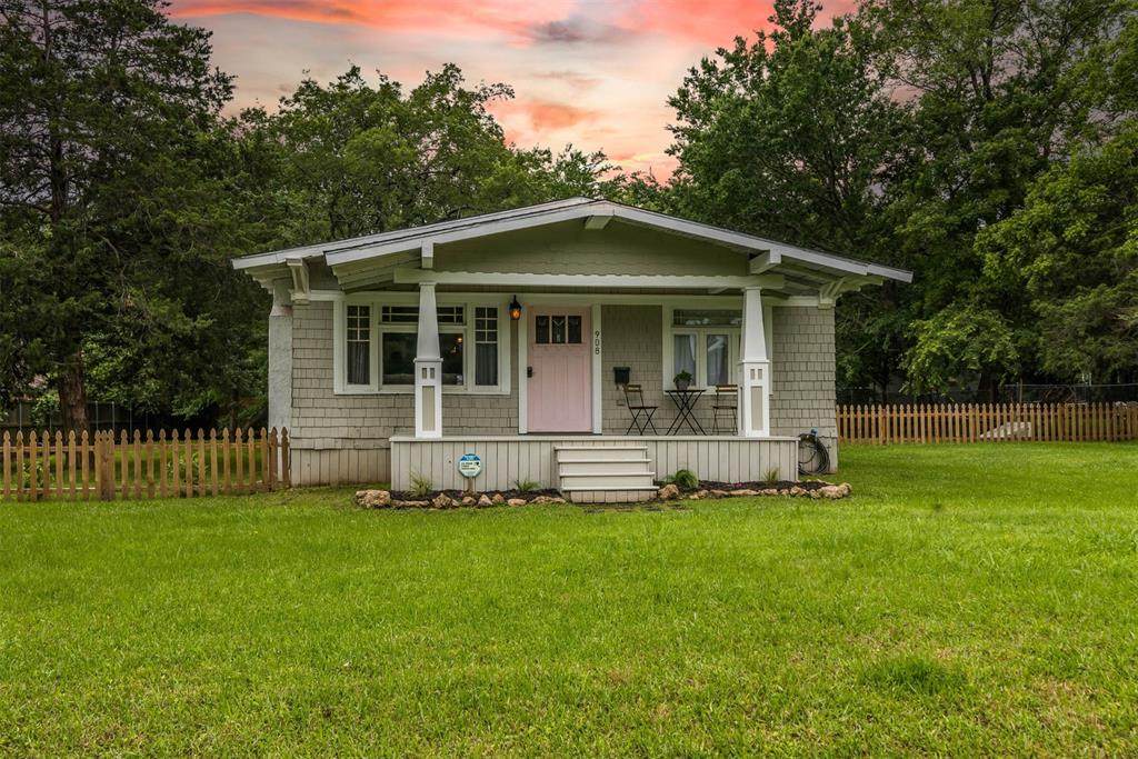 908 Walker Street - Photo 1