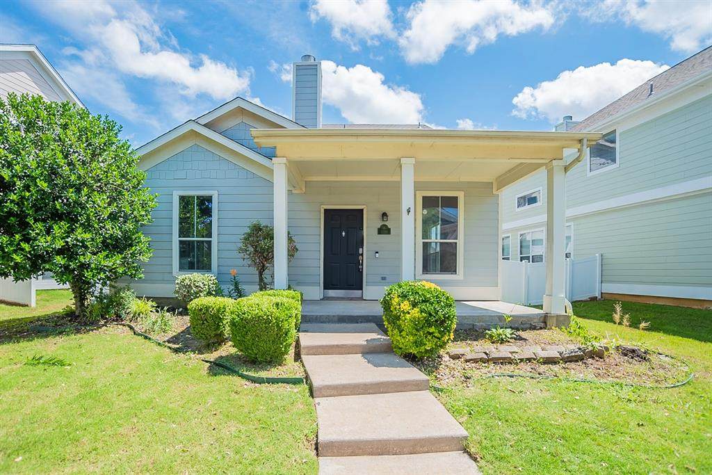 1310 Oakcrest Drive - Photo 1