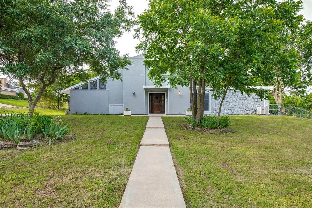 102 Robin Avenue - Photo 1