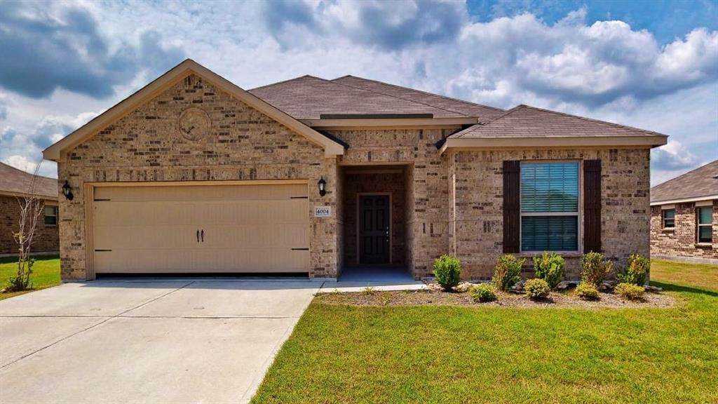 4004 Lakeview Drive - Photo 1