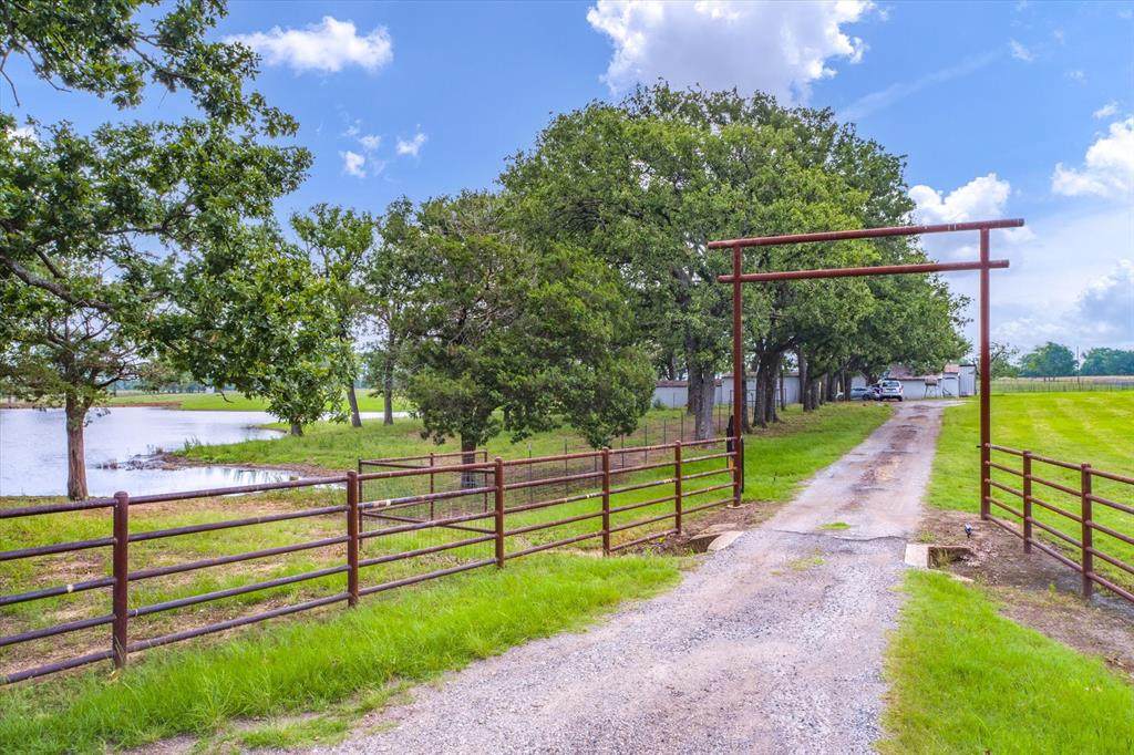 27525 Fm 47 - Photo 1