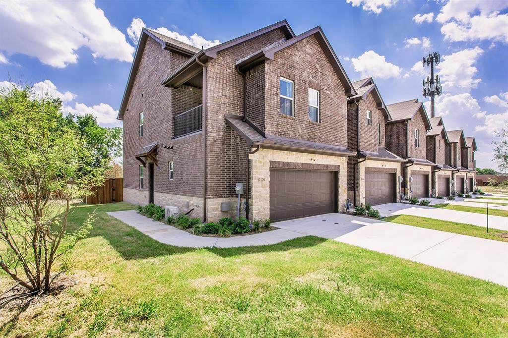 4941 Oak Creek Drive - Photo 1