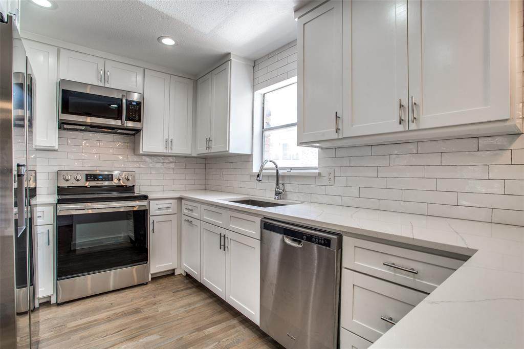5839 University Boulevard - Photo 1