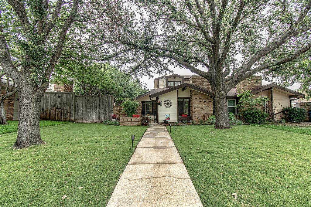 633 Hunters Glen Street - Photo 1