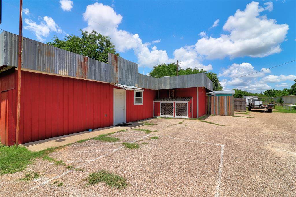 439 Fm 2604 - Photo 1