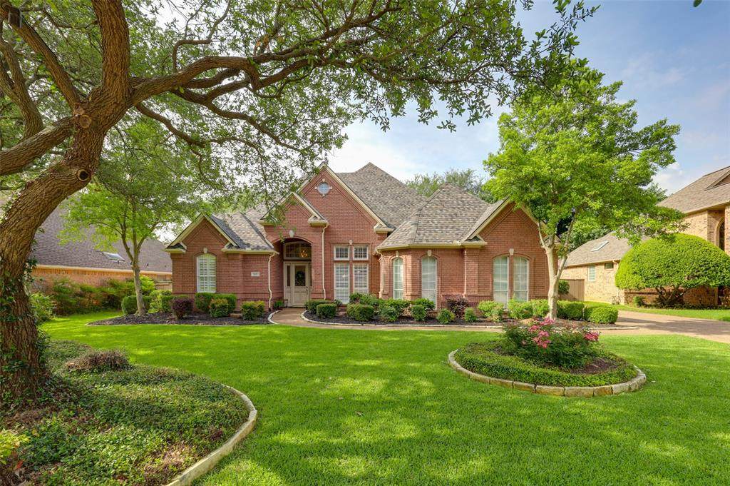 320 Glenrose Court - Photo 1