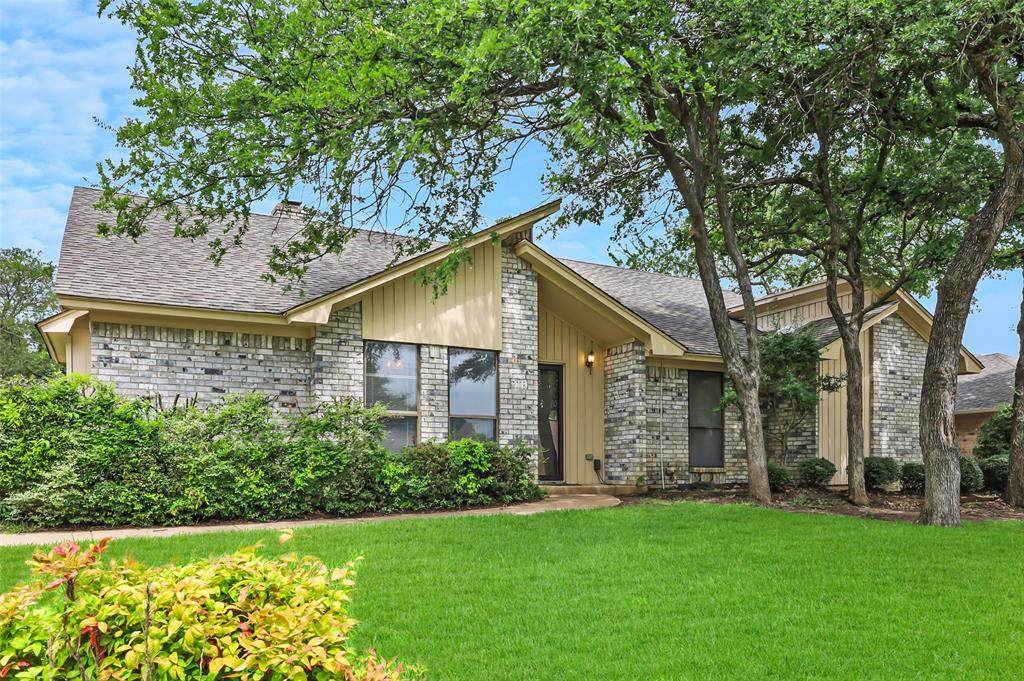 2028 Parkridge Drive - Photo 1