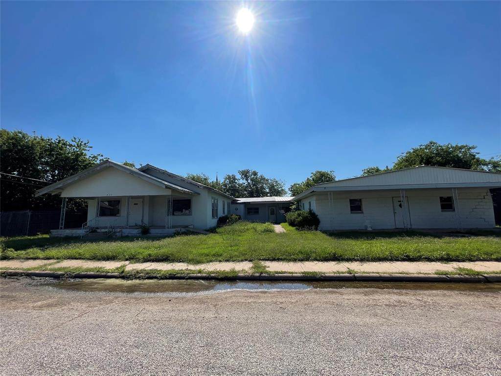 433 Reading Avenue - Photo 1
