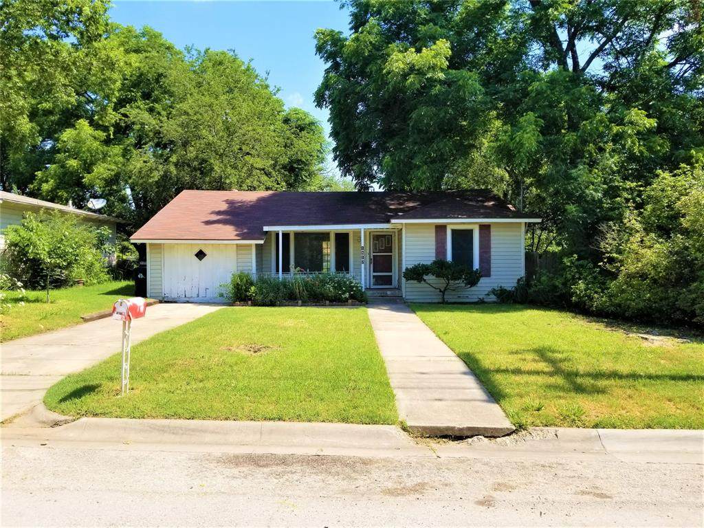 1812 Panhandle Street - Photo 1
