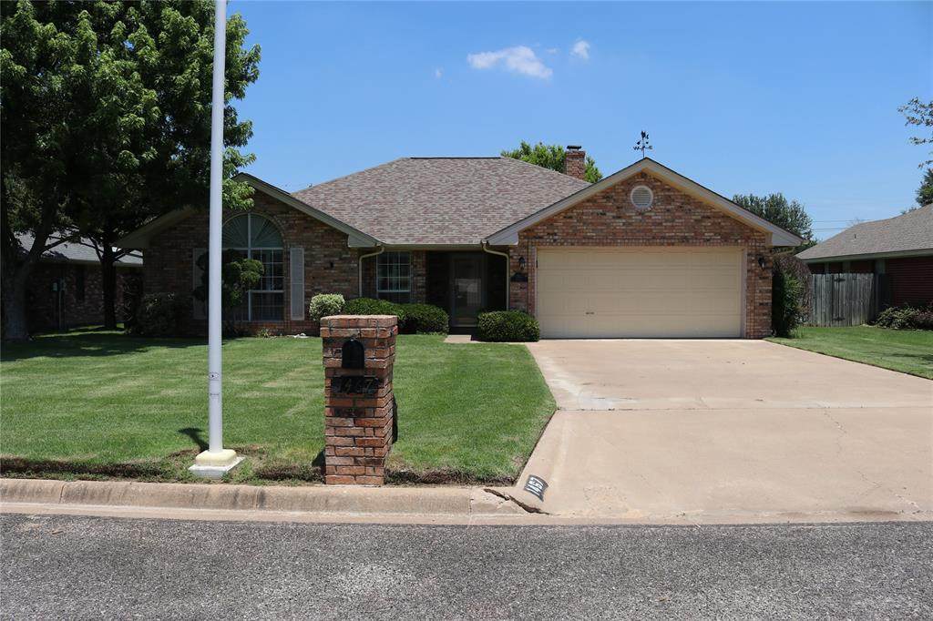1467 Oakwood Drive - Photo 1