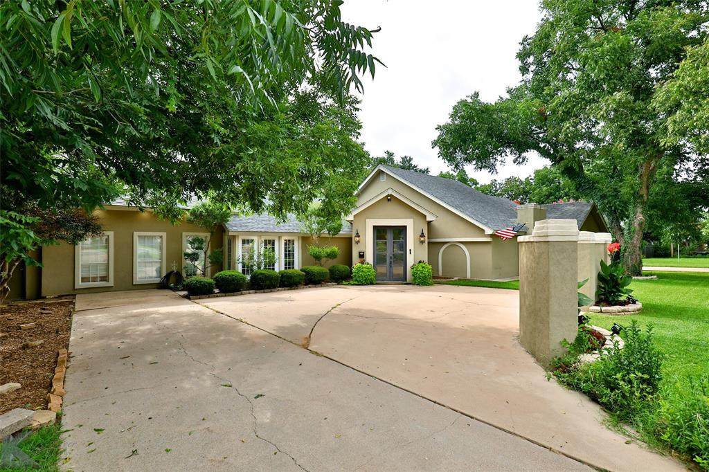 725 Meander Street - Photo 1