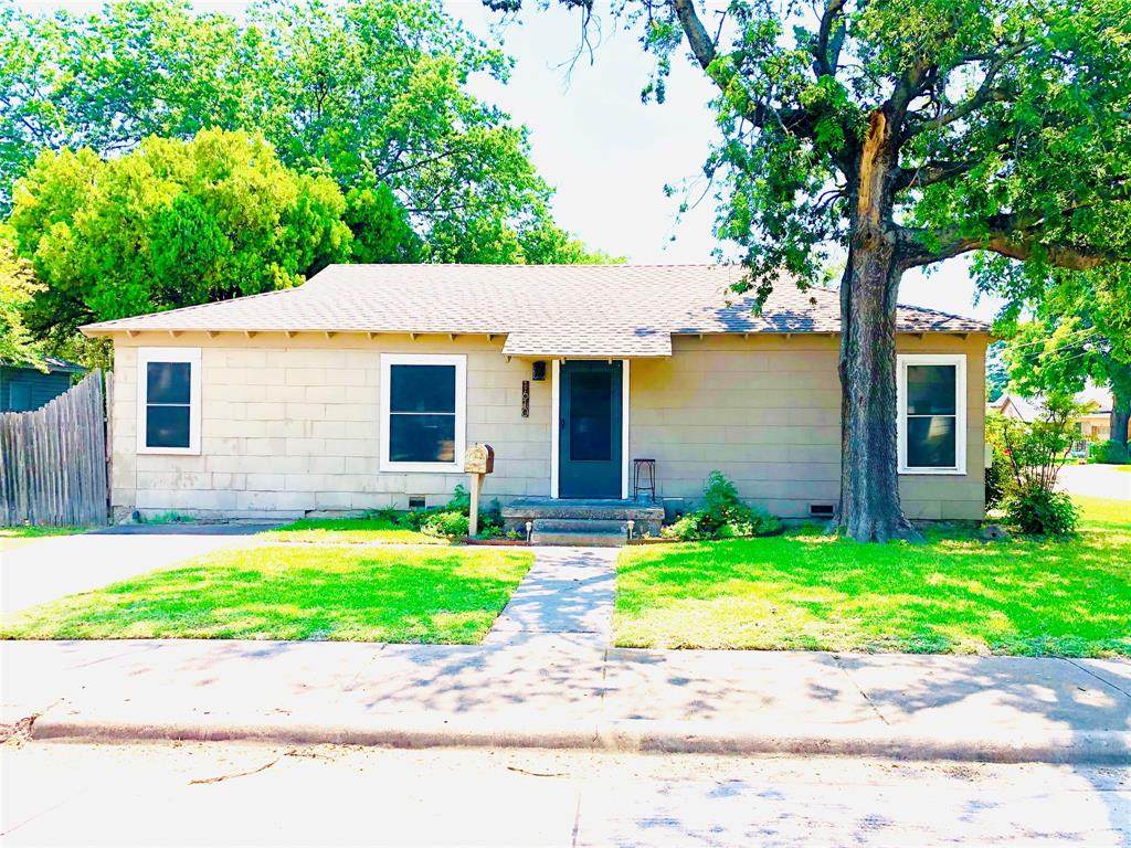 1610 M Avenue - Photo 1