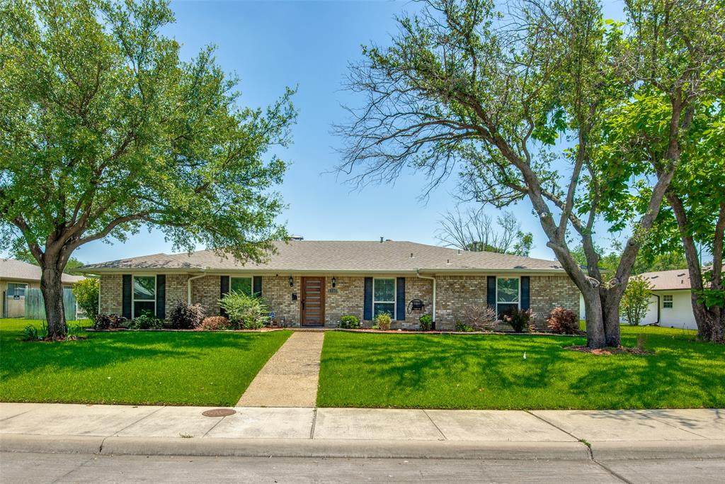 2504 Canterbury Drive - Photo 1