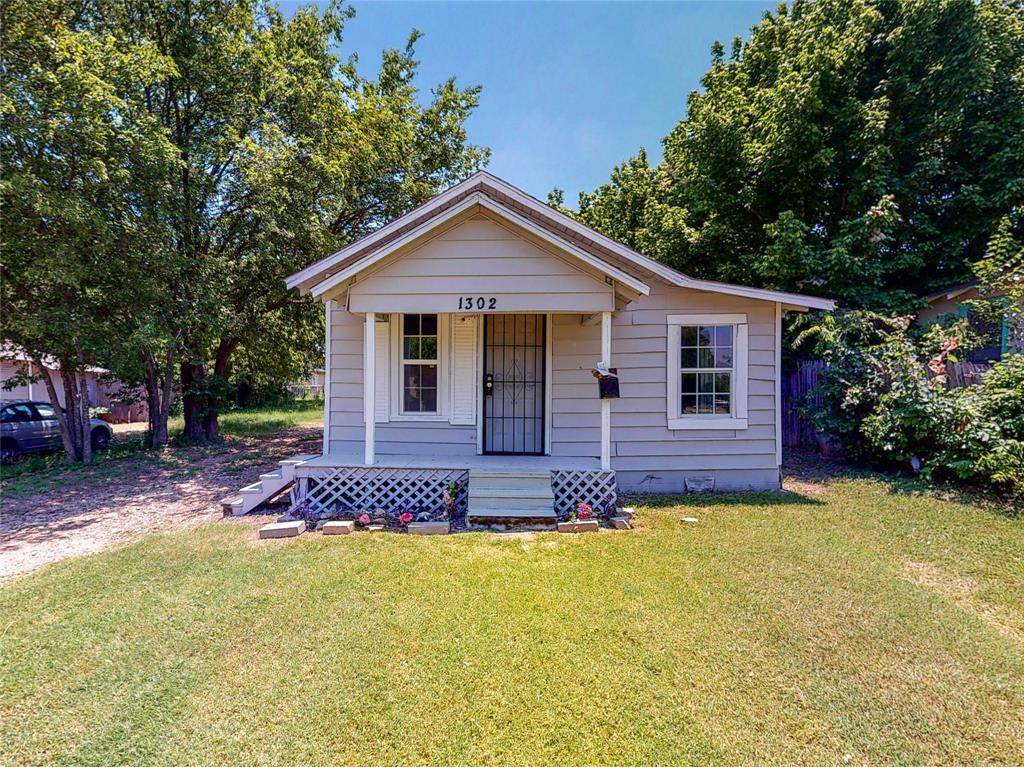 1302 Jessamine Street - Photo 1