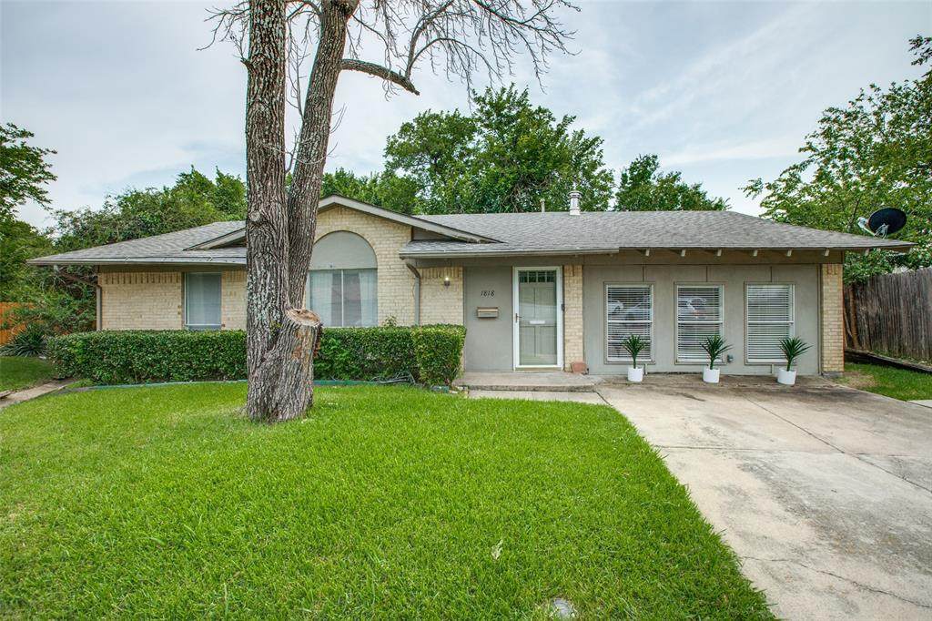 1818 Briar Cove - Photo 1