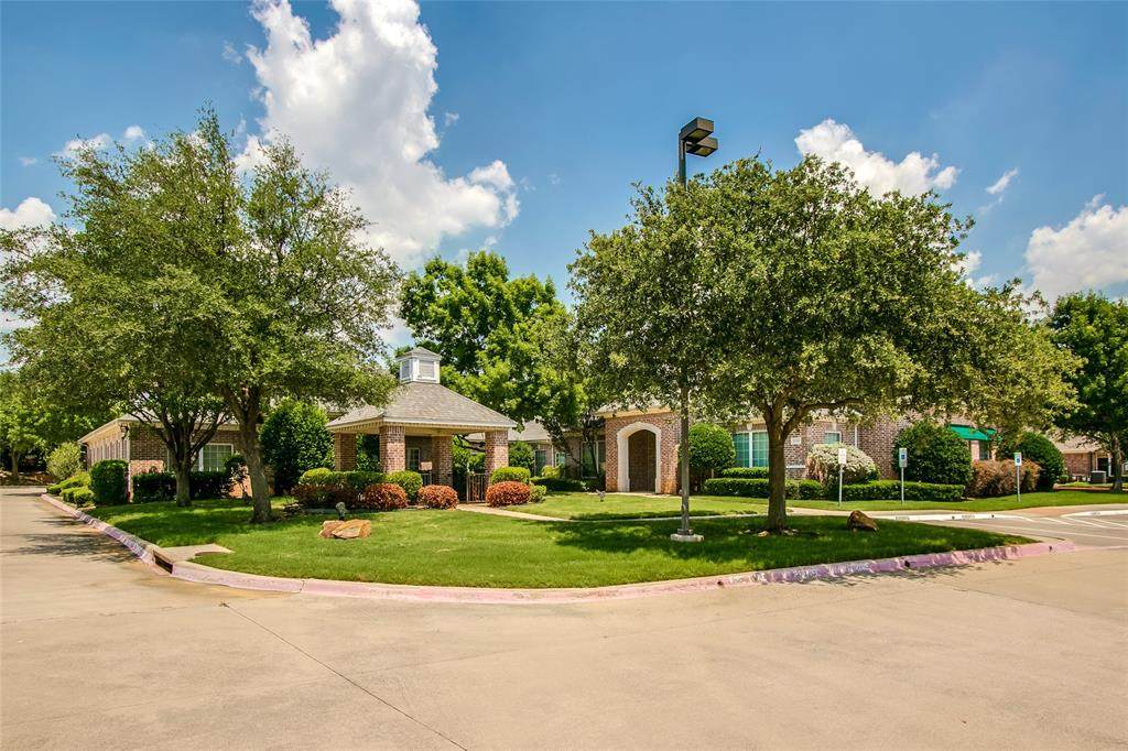 2559 Grapevine Parkway - Photo 1
