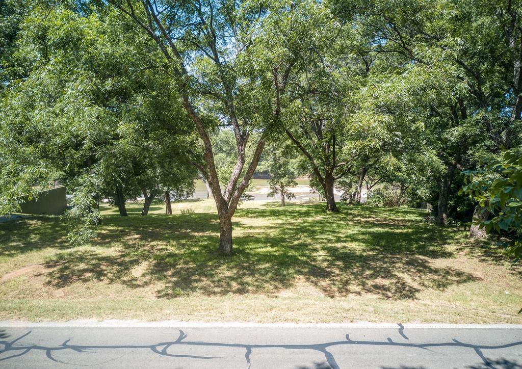 8616 Ravenswood Road - Photo 1