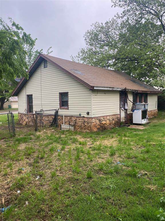 1029 College Street - Photo 1
