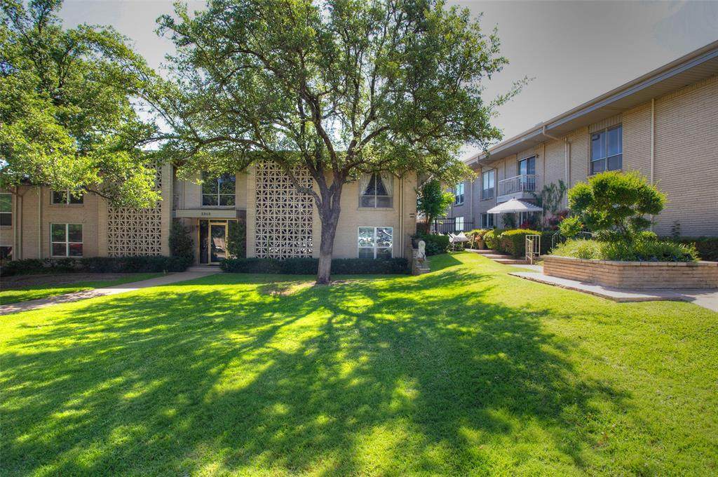 2303 Ridgmar Plaza - Photo 1