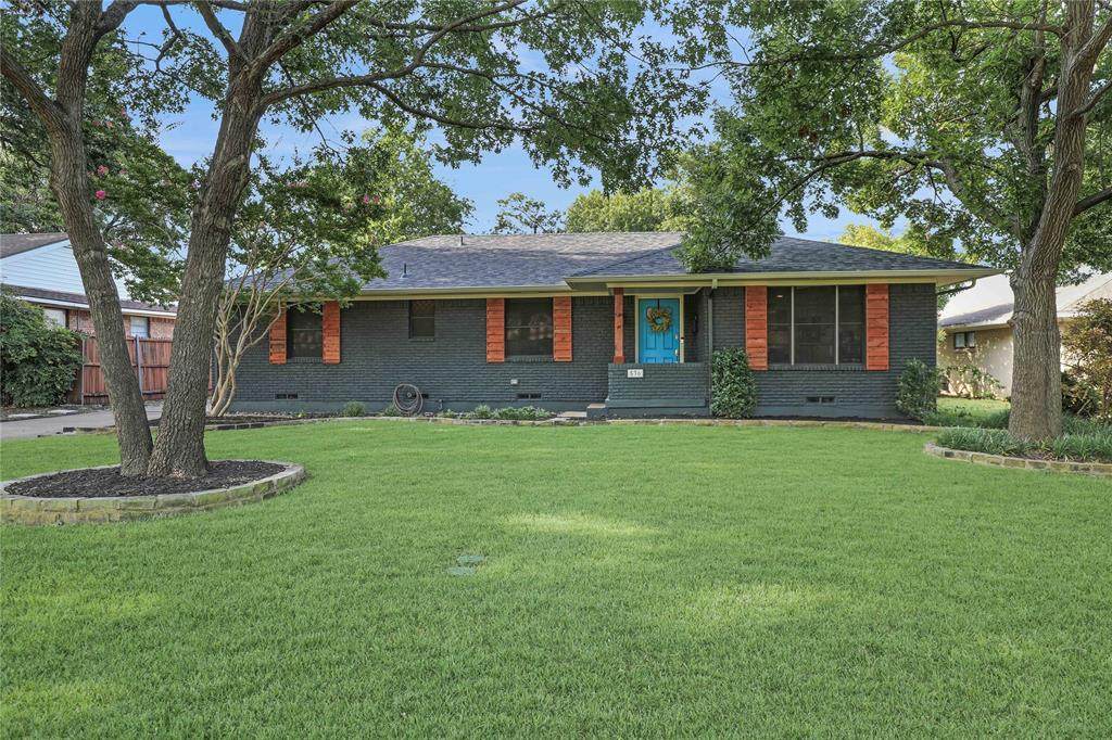 536 Summit Drive - Photo 1