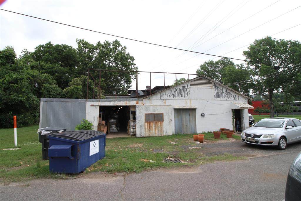 206 Agurs Avenue - Photo 1