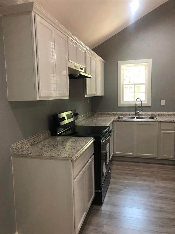132 Fernwood Drive - Photo 1