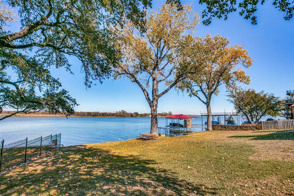 388 Driftwood Court - Photo 1