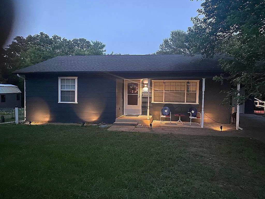 350 County Road 3701 - Photo 1
