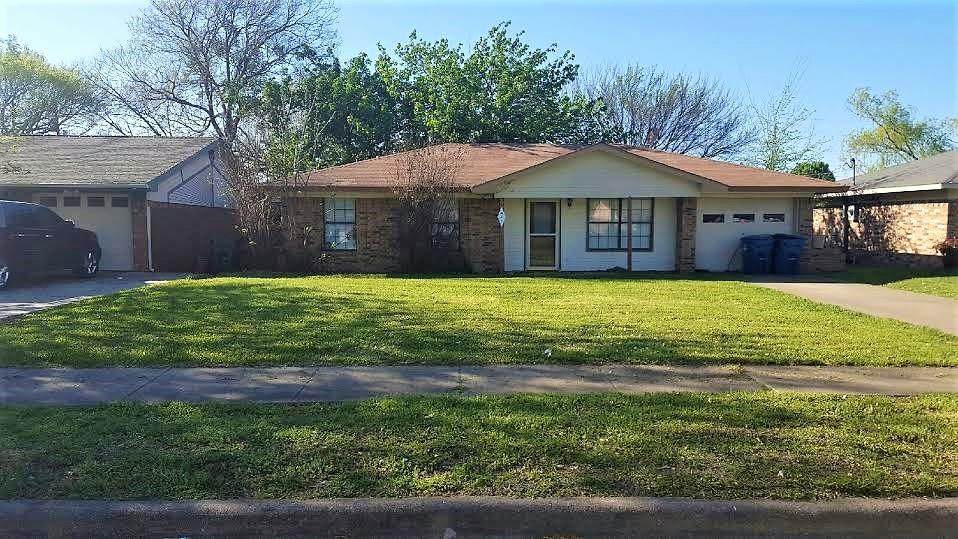 821 Quinette Drive - Photo 1