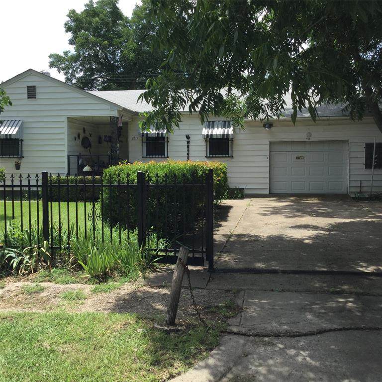 2611 Waverly Drive - Photo 1