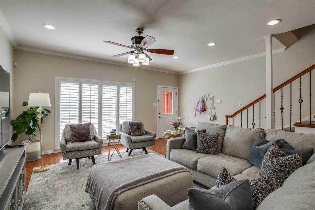 7414 Northwest Highway - Photo 1